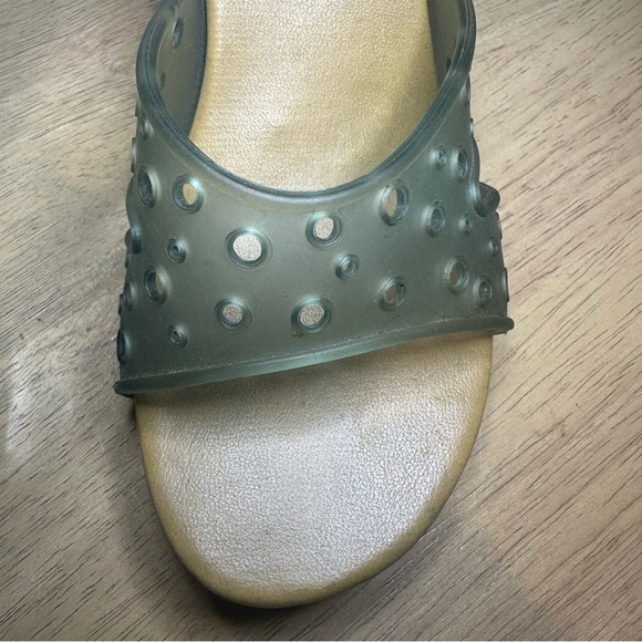 Fioni Y2K Jelly Kitten Heels. Tan and Light Blue. Size: 5. - Picture 5 of 9